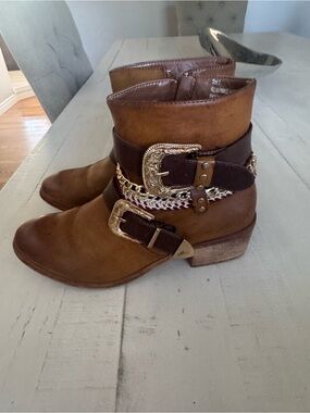 Olivia Miller Brown Western Moto Ankle Boots | Chain & Buckle Detail | Size 7